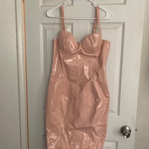 Dresses & Skirts - Dress